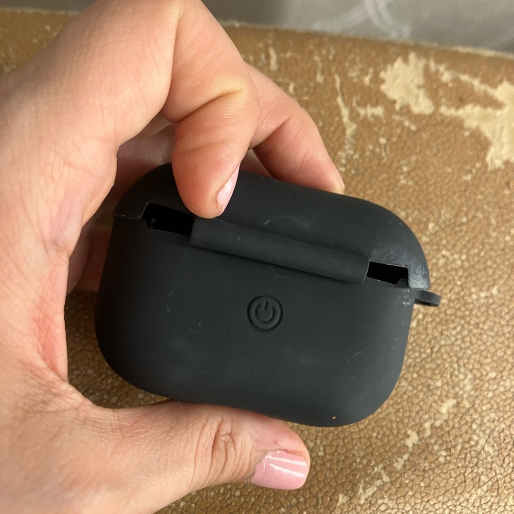 AirPod Case - Picture 6 of 7